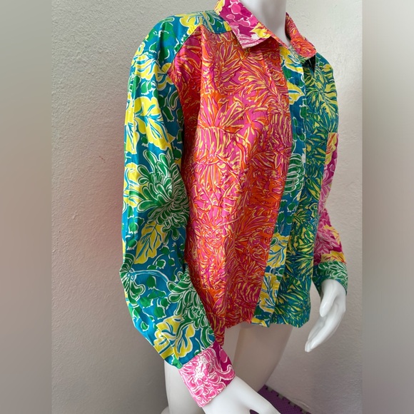 Lilly Pulitzer Button Up Top - Picture 4 of 9